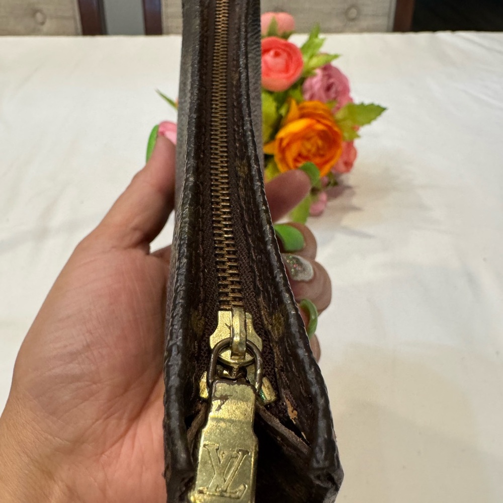 Authentic Louis Vuitton Brown Monogram Clutch - Picture 7 of 10